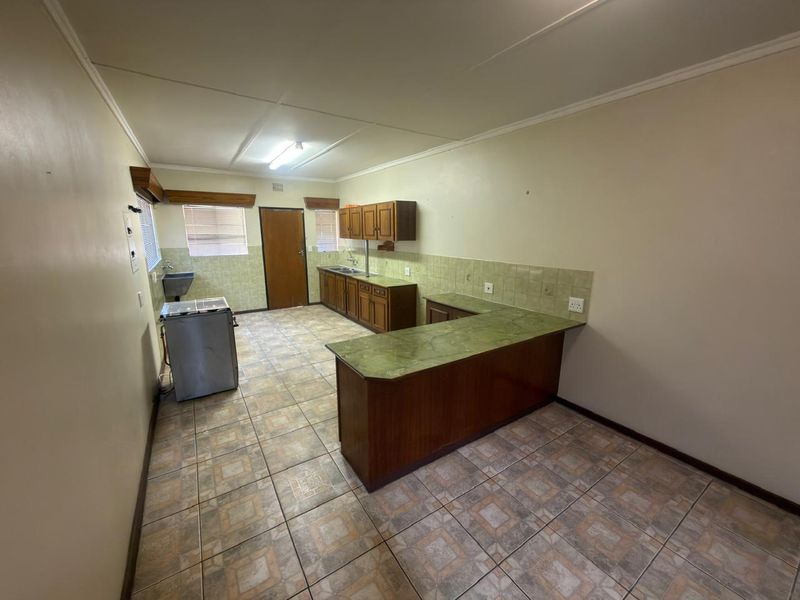 Two bedroom Townhouse to rent in Stilfontein! - Photo 7