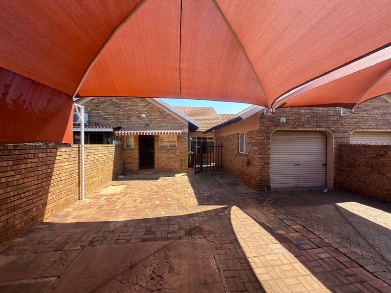 Two bedroom Townhouse to rent in Stilfontein! - Photo 3