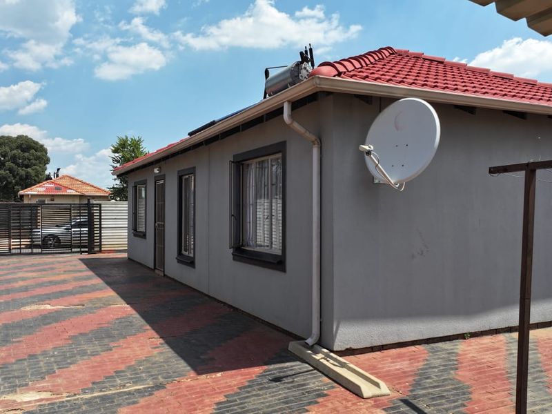 Stunning 3-Bedroom Gem in Sky City. - Photo 6