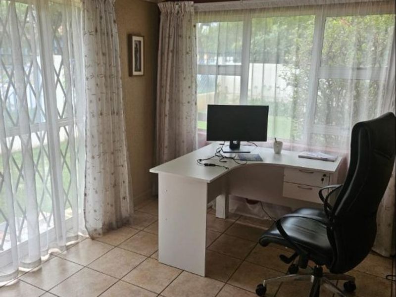 A Huge 4 bedroom house and cottage for sale - Photo 9