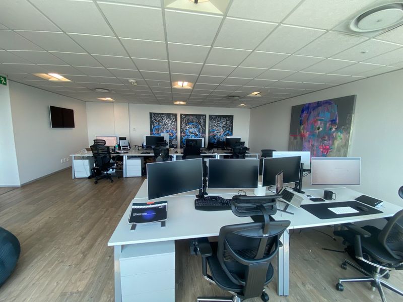 203m2 Premium Space to Let  - Photo 2