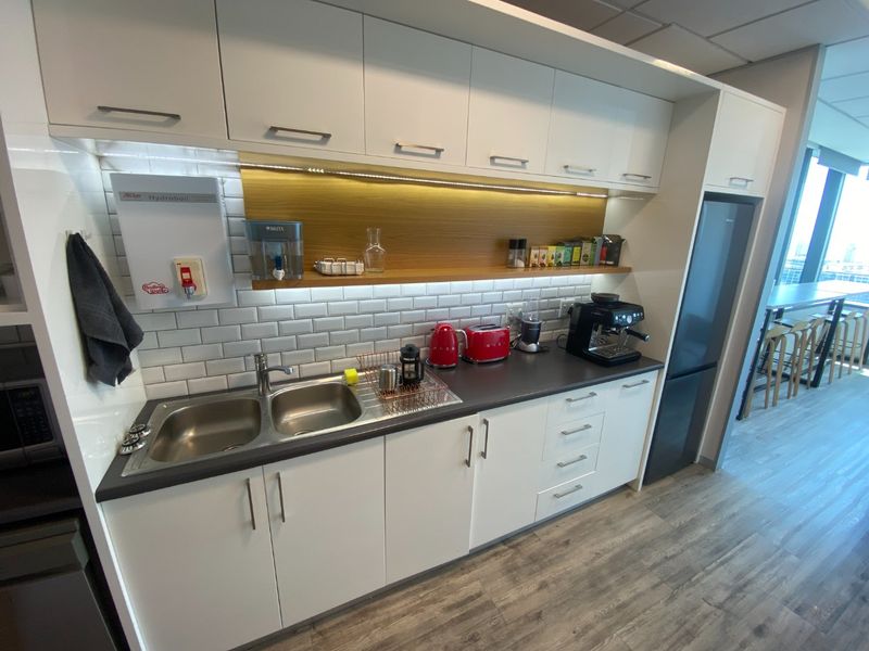 203m2 Premium Space to Let  - Photo 6