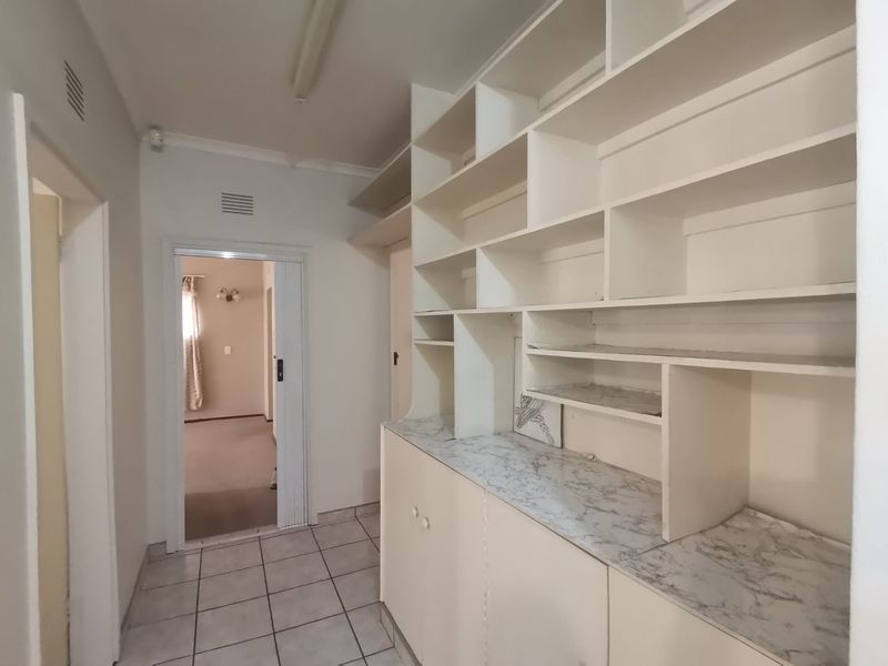 House with a flat with pool, double garage - Photo 9