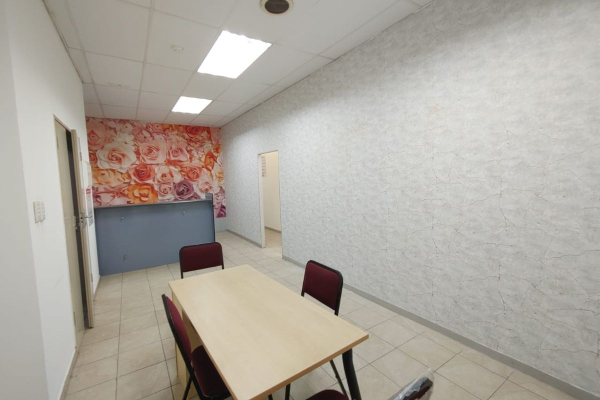 Spacious 103m2 Medical Suite – Major Price Reduction - Photo 5
