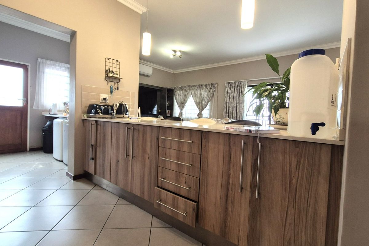 3-Bedroom Family Home For Sale in Sevilla Estate, Monavoni - Photo 5