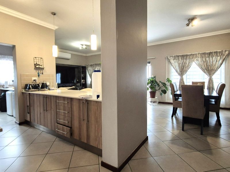 3-Bedroom Family Home For Sale in Sevilla Estate, Monavoni - Photo 4