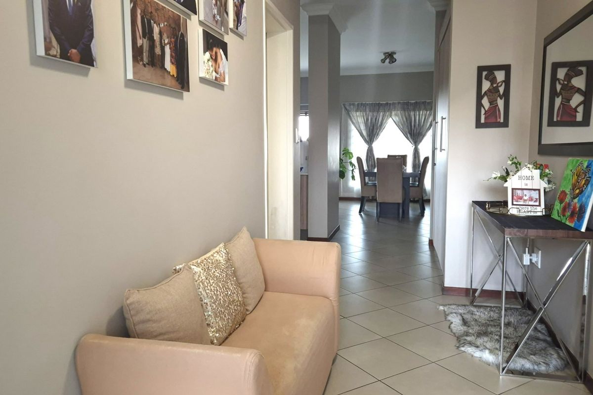 3-Bedroom Family Home For Sale in Sevilla Estate, Monavoni - Photo 3