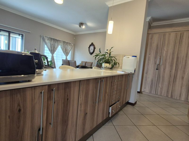 3-Bedroom Family Home For Sale in Sevilla Estate, Monavoni - Photo 6