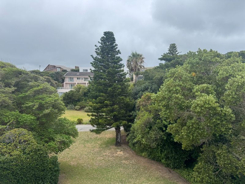 Prime Robberg Location – Renovate, Rebuild, Reap the Rewards - Photo 6