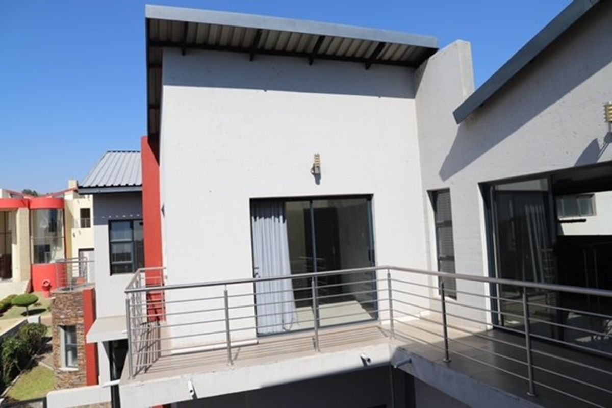 FOR SALE!!  Spacious 6 Bedroom Home with Pool - Photo 5