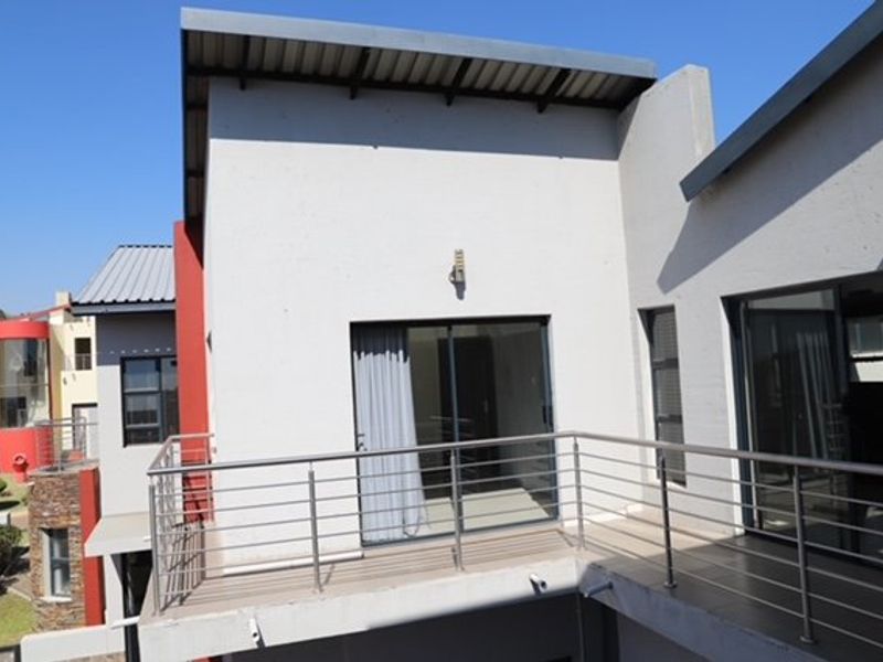 FOR SALE!!  Spacious 6 Bedroom Home with Pool - Photo 5