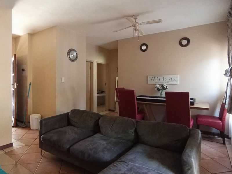 2 Bedrooms, 1 Bathroom Ground floor unit in Equestria estate  - Photo 5