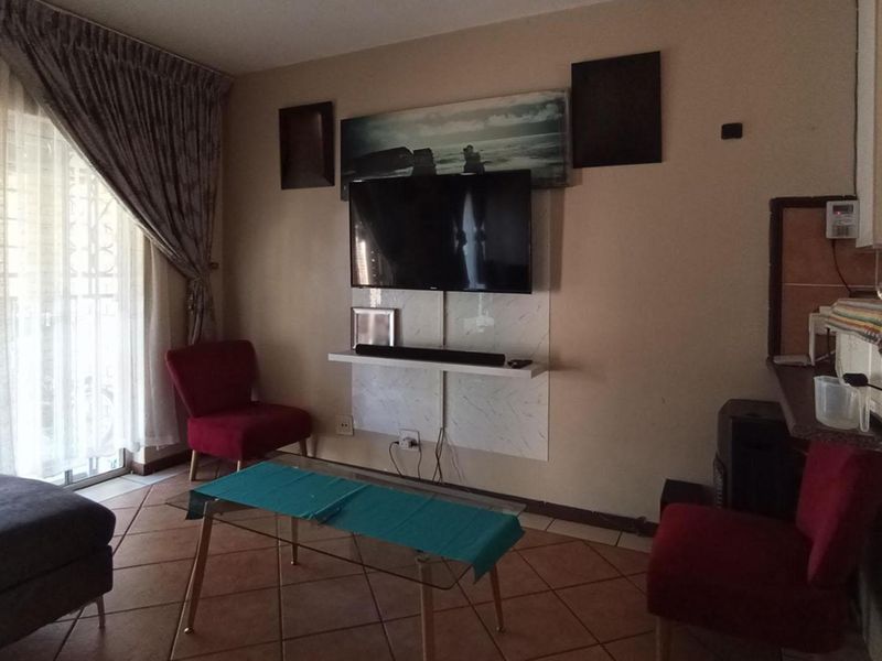 2 Bedrooms, 1 Bathroom Ground floor unit in Equestria estate  - Photo 7