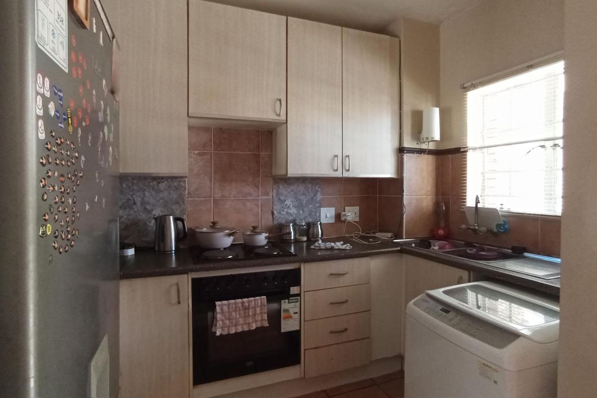 2 Bedrooms, 1 Bathroom Ground floor unit in Equestria estate  - Photo 3