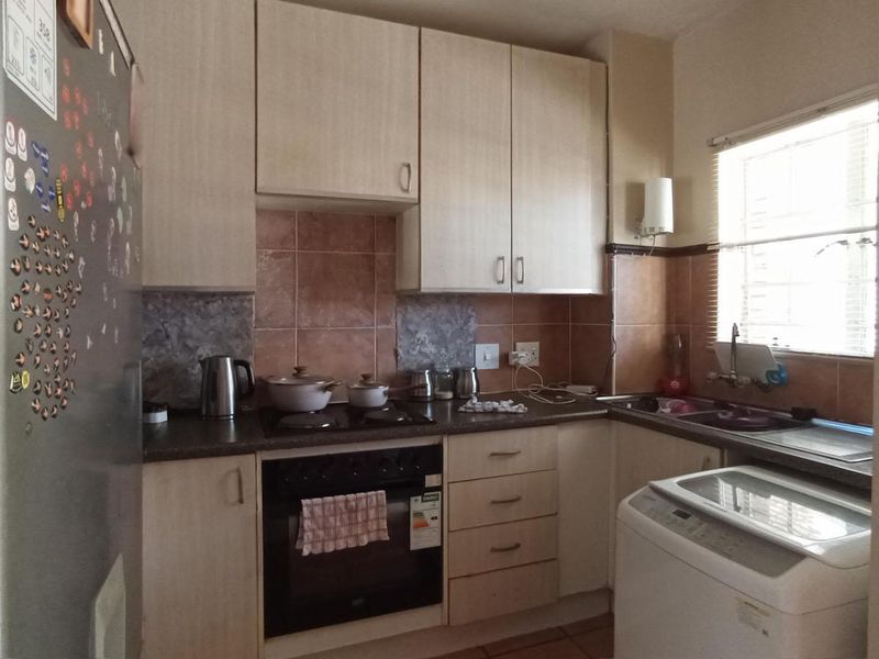 2 Bedrooms, 1 Bathroom Ground floor unit in Equestria estate  - Photo 3