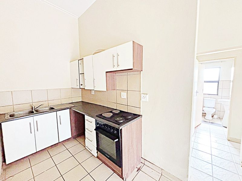 Secure Investment Apartments for Sale in Die Hoewes  - Transfer Costs Included - Photo 5