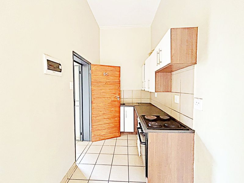Secure Investment Apartments for Sale in Die Hoewes  - Transfer Costs Included - Photo 6