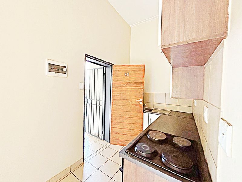 Secure Investment Apartments for Sale in Die Hoewes  - Transfer Costs Included - Photo 7