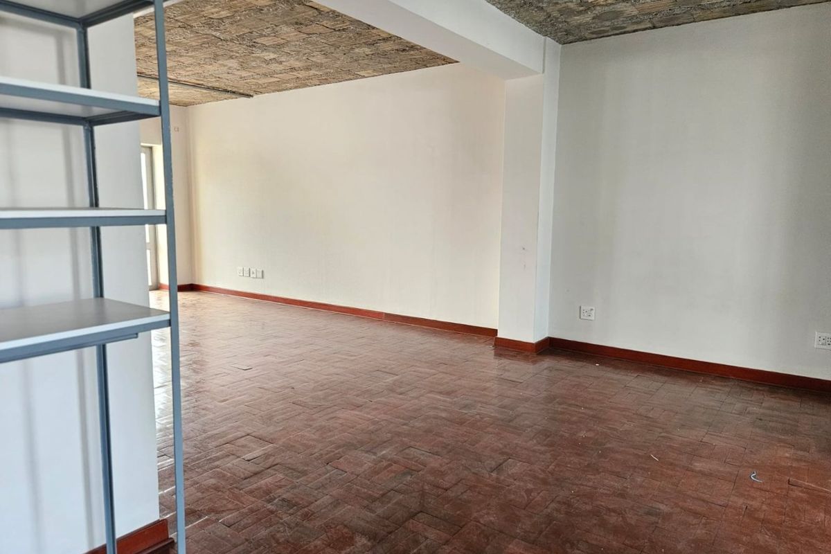Ideal Studio lock up and go apartment. - Photo 4