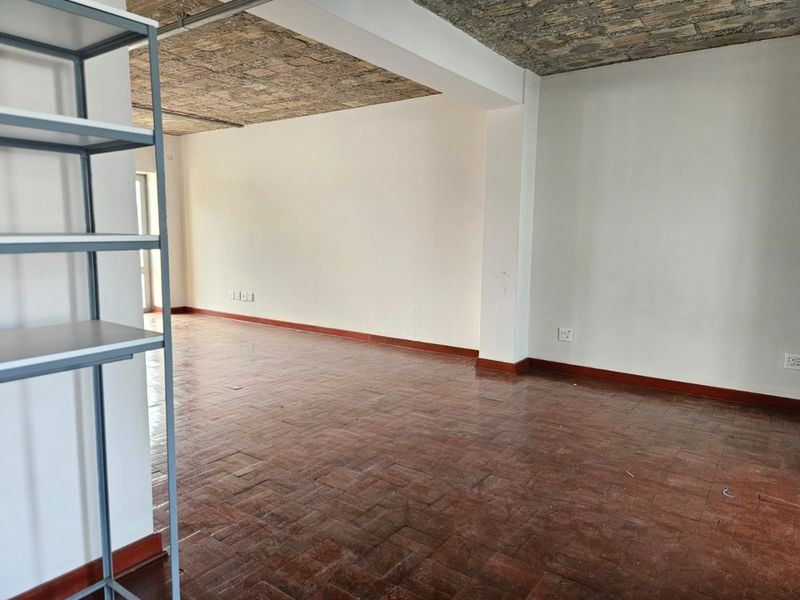 Ideal Studio lock up and go apartment. - Photo 4