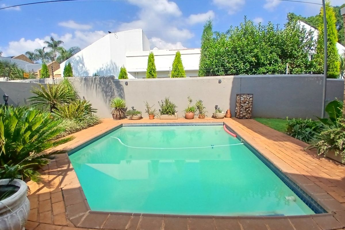 SOLE & EXCLUSIVE MANDATE - Photo 2