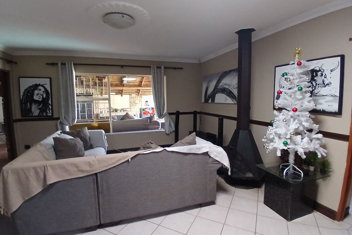 SOLE & EXCLUSIVE MANDATE - Photo 4