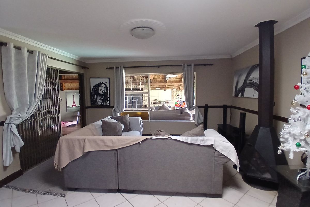 SOLE & EXCLUSIVE MANDATE - Photo 3