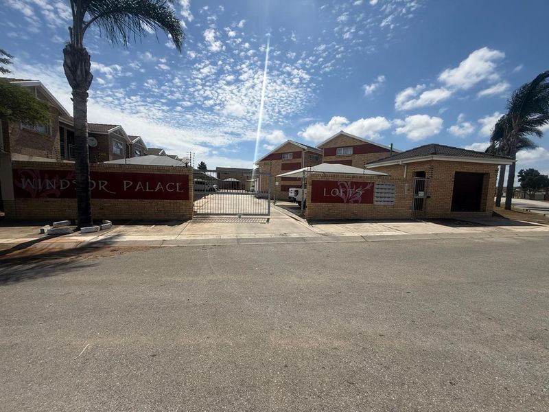 CHARMING LOCK UP & GO LIFESTYLE UNIT  - Photo 6