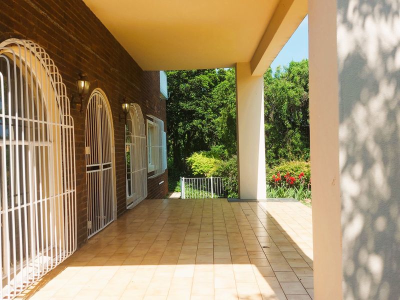 9-Bedroom Property. Commune Rights - Photo 2