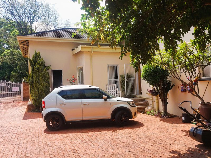 9-Bedroom Property. Commune Rights - Photo 3