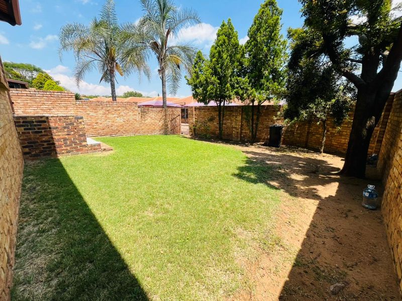 Secure and Modern Estate Living - Photo 6