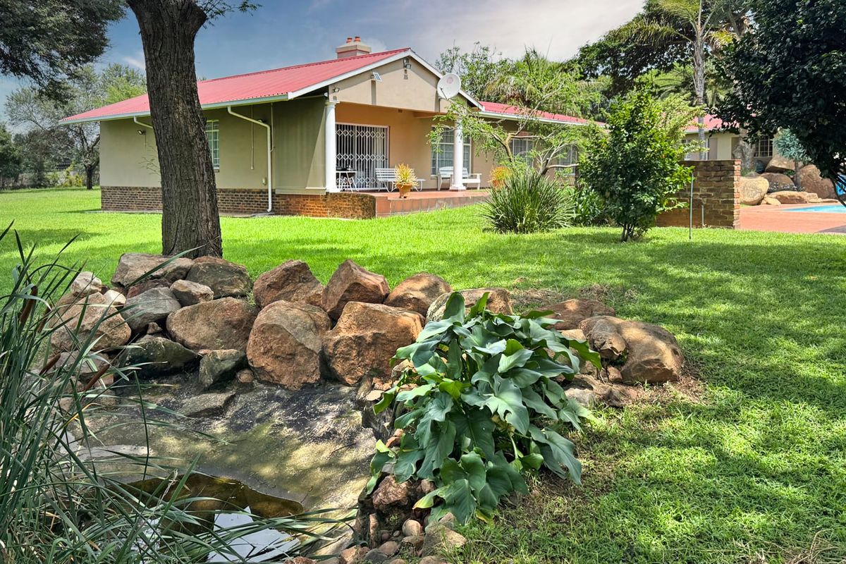 Spacious 3-Bedroom 2bath house ready for occupation immedietly - Photo 3