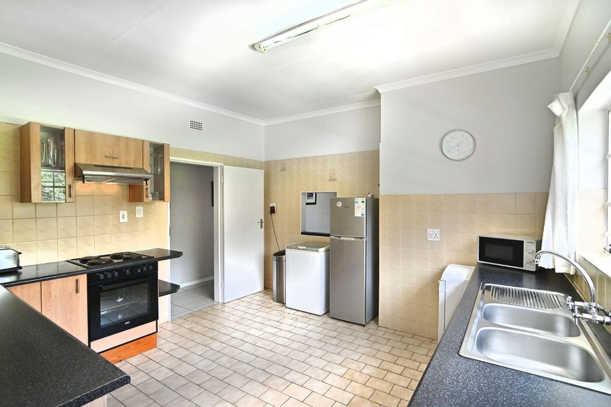 Spacious 3-Bedroom 2bath house ready for occupation immedietly - Photo 5