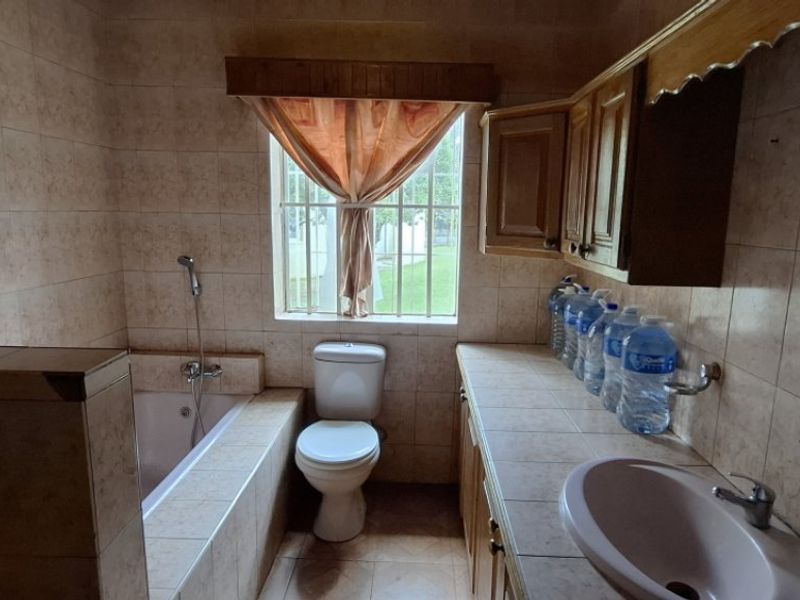 Spacious 3-Bedroom Home on a Prime Corner Stand - Photo 5