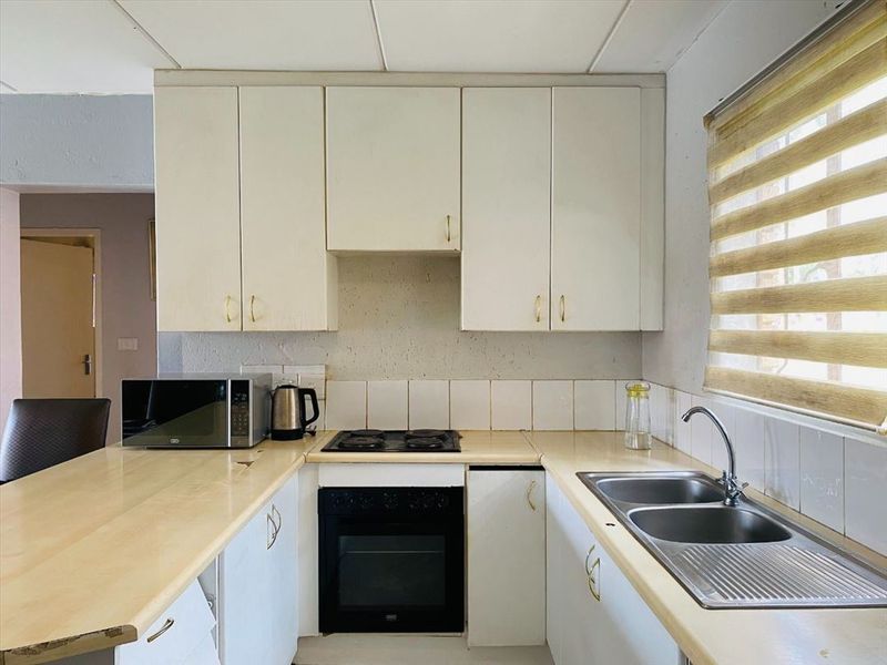 Cozy Home With Easy Living - Photo 1