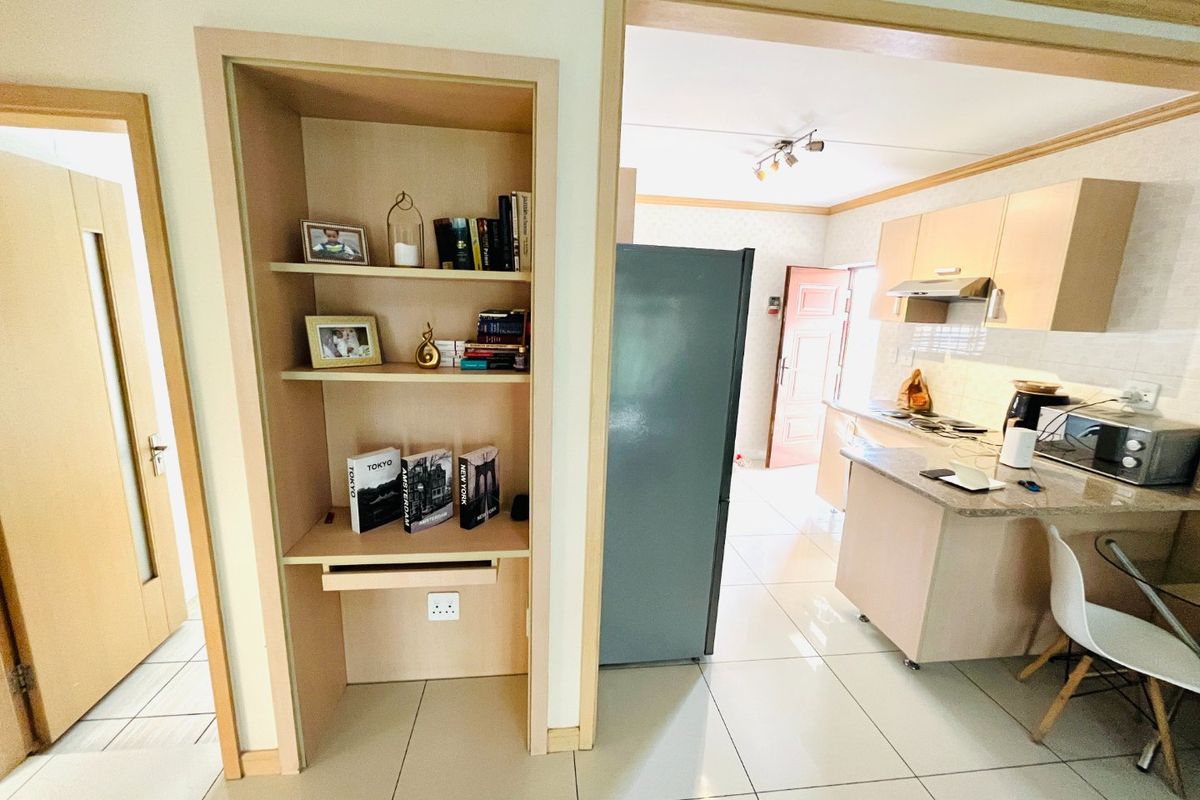 Two bedroom & 1 bathroom luxaryn Ground-floor apartment in Midrand, get in touch! - Photo 5