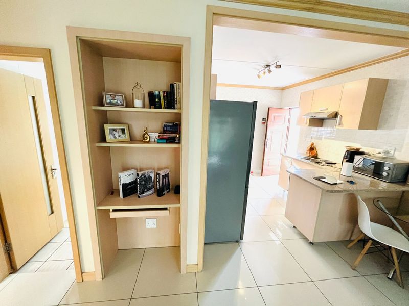 Two bedroom & 1 bathroom luxaryn Ground-floor apartment in Midrand, get in touch! - Photo 5