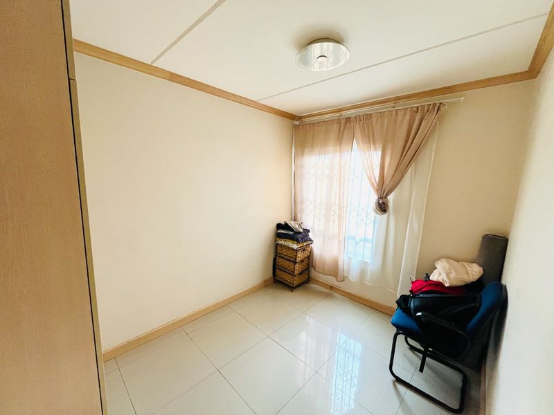 Two bedroom & 1 bathroom luxaryn Ground-floor apartment in Midrand, get in touch! - Photo 10