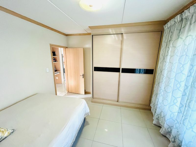 Two bedroom & 1 bathroom luxaryn Ground-floor apartment in Midrand, get in touch! - Photo 9