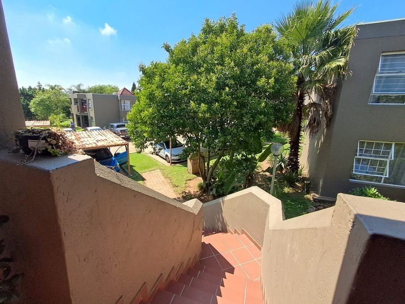Move-In-Ready 1-Bedroom Unit in Secure Complex - Photo 2