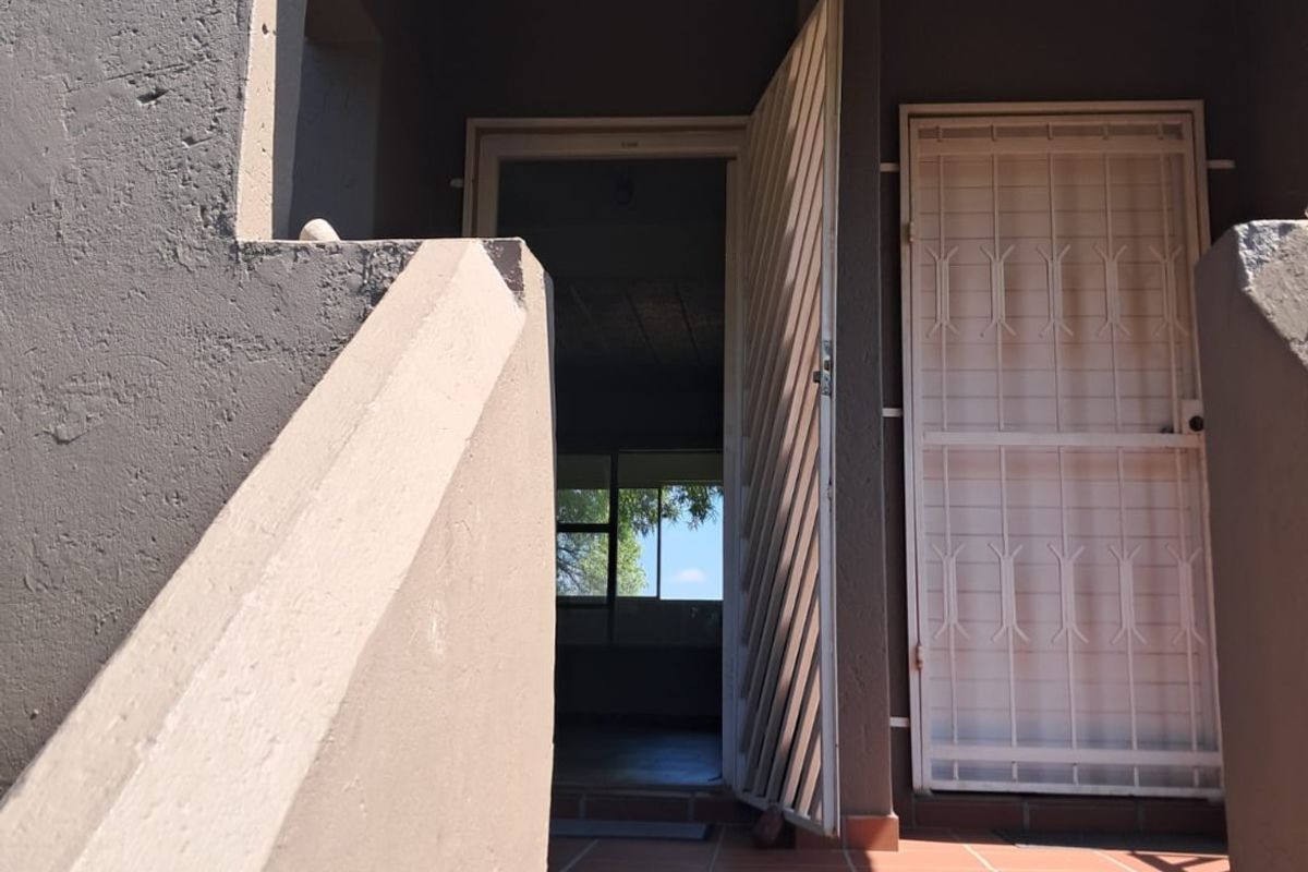 Move-In-Ready 1-Bedroom Unit in Secure Complex - Photo 3