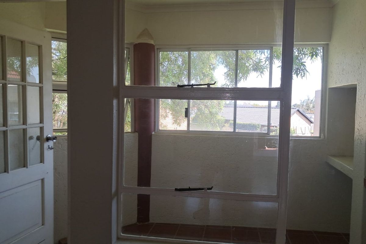 Move-In-Ready 1-Bedroom Unit in Secure Complex - Photo 5