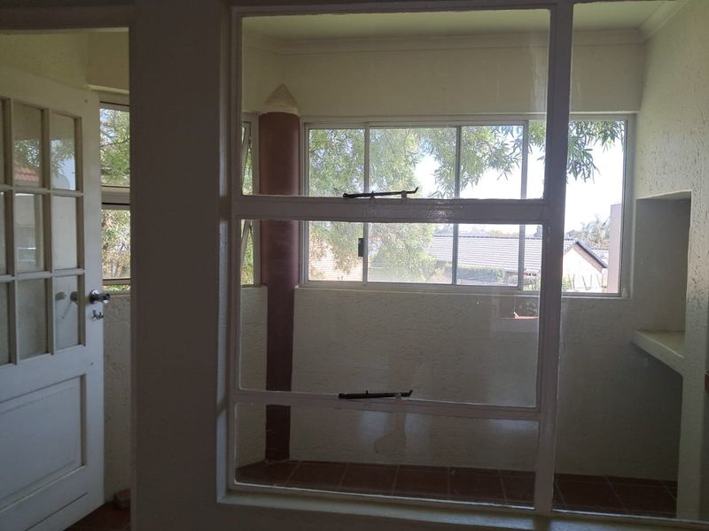 Move-In-Ready 1-Bedroom Unit in Secure Complex - Photo 5
