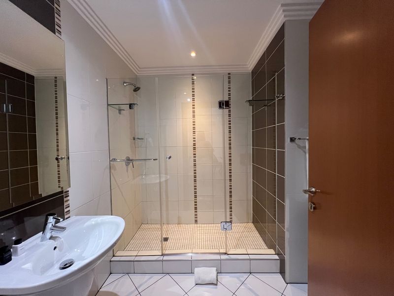 Fully Furnished Luxury Apartment to rent in Bedford Gardens - Photo 8