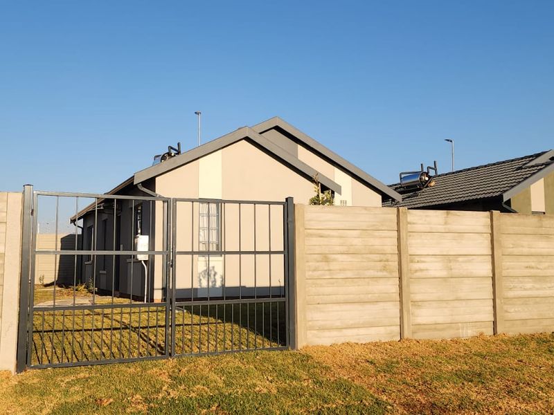 Prime 3-Bed, 2-Bath Family Haven in Sky City – Investor Alert! - Photo 3