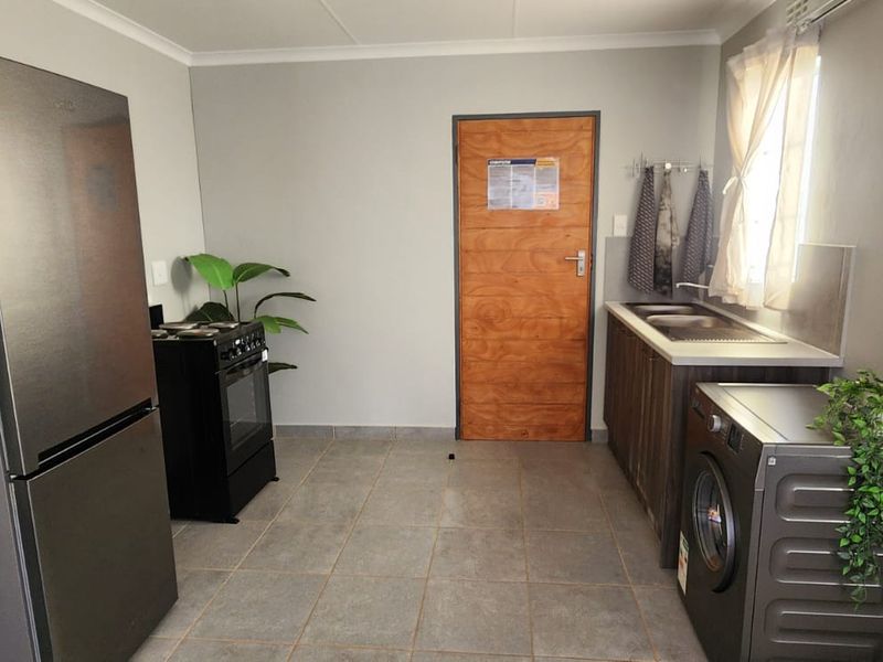 Prime 3-Bed, 2-Bath Family Haven in Sky City – Investor Alert! - Photo 10