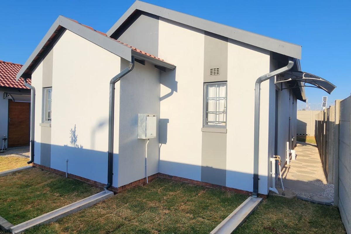 Prime 3-Bed, 2-Bath Family Haven in Sky City – Investor Alert! - Photo 2