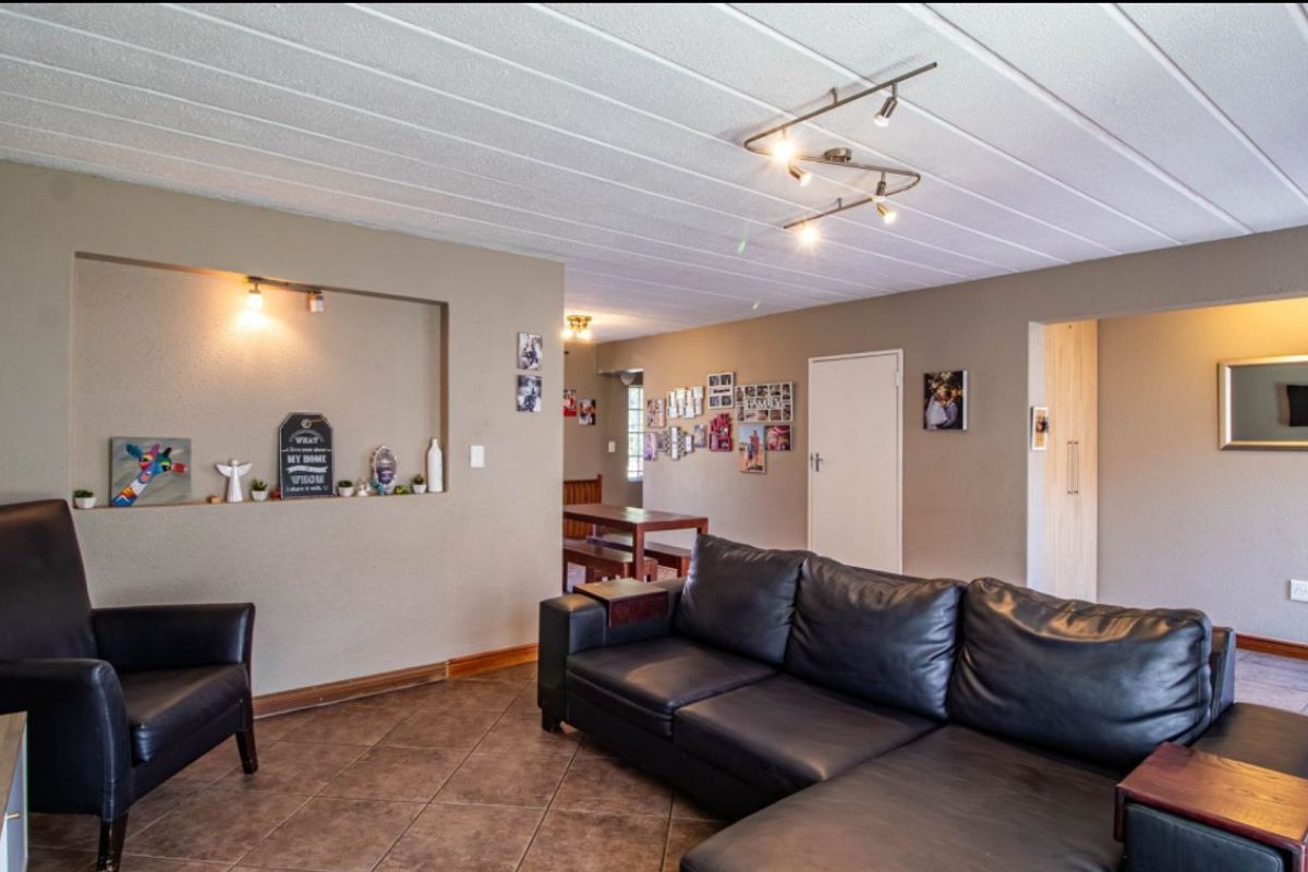 Stylish 3-Bedroom Duplex with Garden, Pool & Top Security - Photo 5