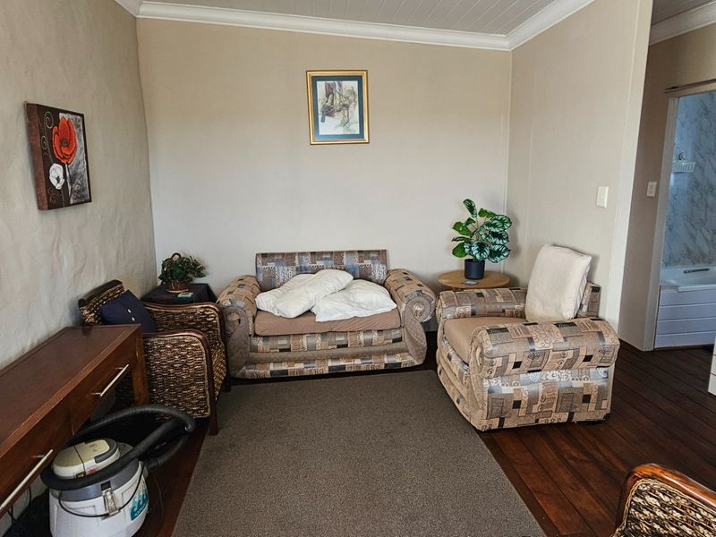 Ever looked in the mirror - Photo 7