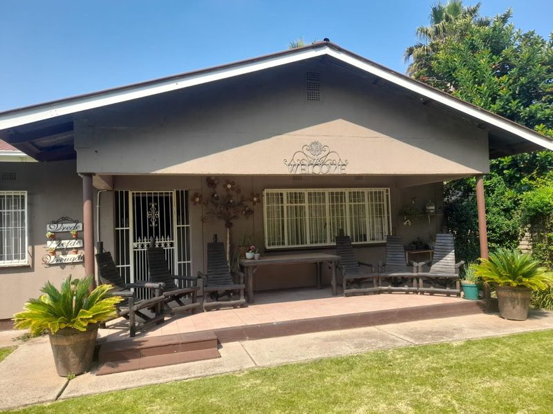 Gem of a Three-bedroom property in SW1 - Photo 4